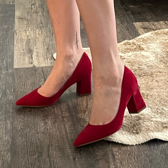 Marc Fisher Zala Red Suede Block Heel 6.5 - Picture 2 of 9